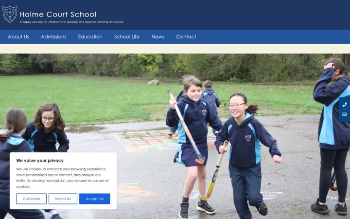 Screenshot of holmecourt.com