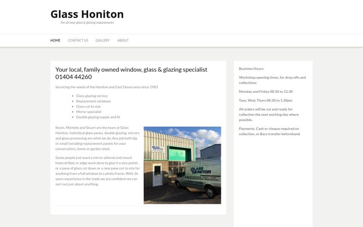 Screenshot of honitonglass.co.uk