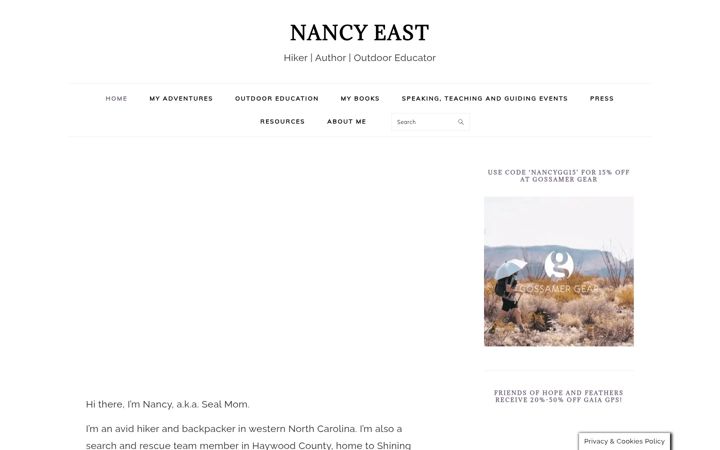 Screenshot of hopeandfeathertravels.com