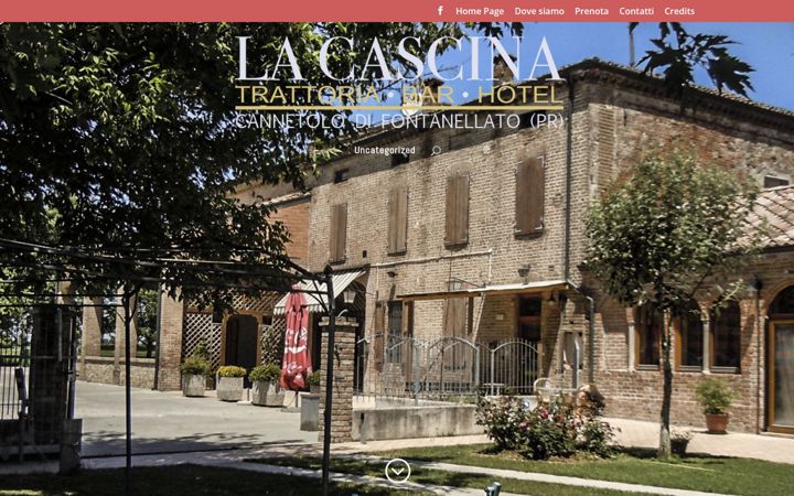 Screenshot of hotellacascina.it