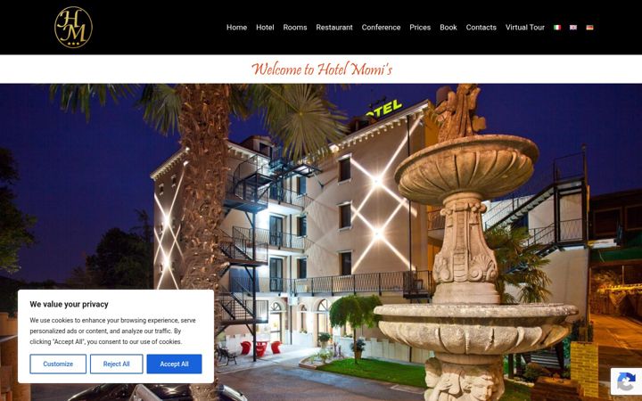 Screenshot of hotelmomis.com