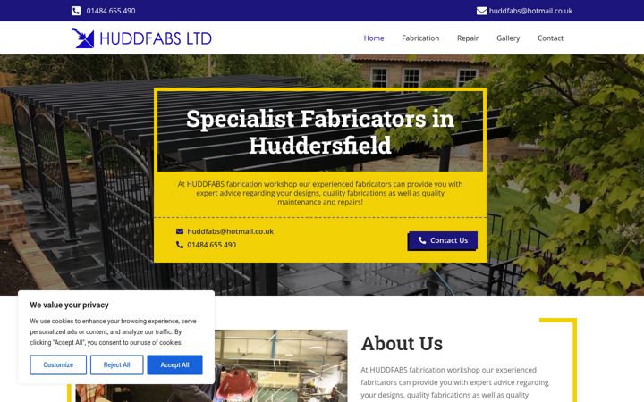 Screenshot of huddfabs.co.uk