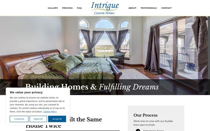 Screenshot of intriguecustomhomes.com