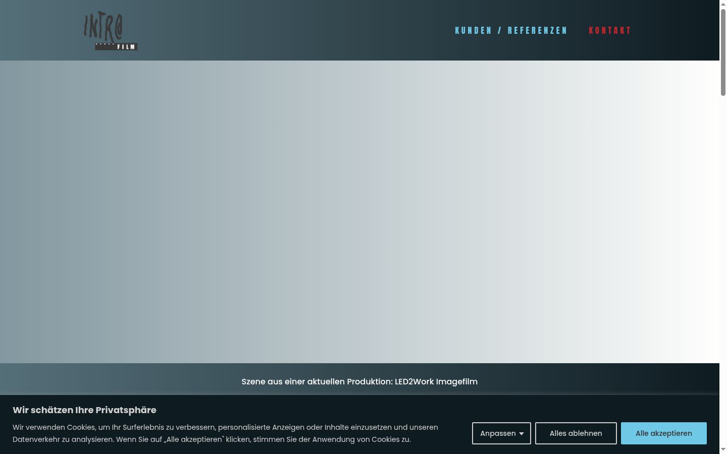 Screenshot of the consent banner shown before any interaction