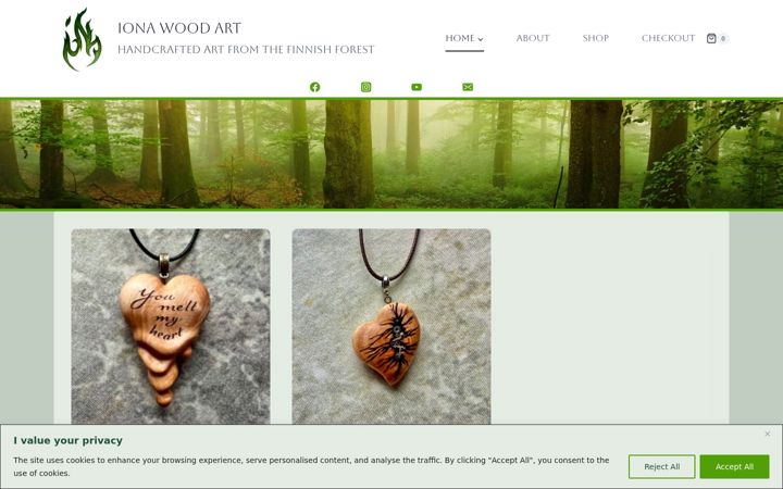 Screenshot of ionawoodart.com