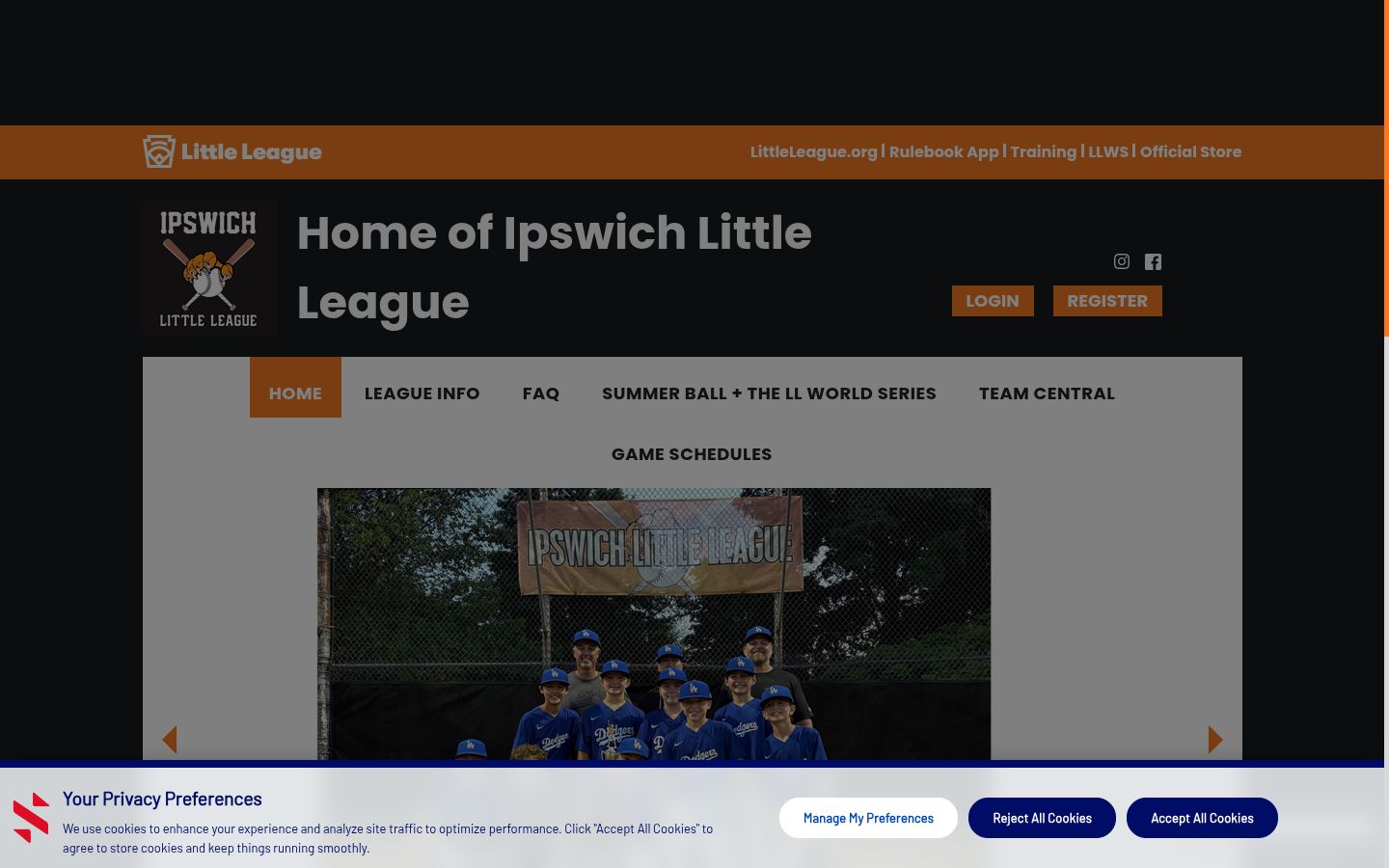 Screenshot of the consent banner shown before any interaction