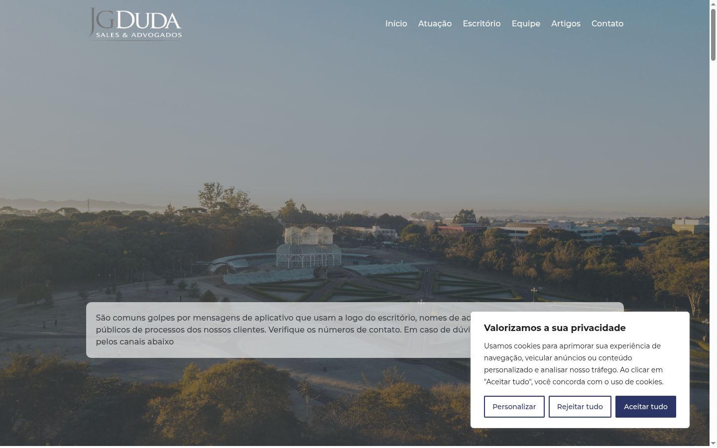 Captura de ecrã do banner de consentimento apresentado antes de qualquer interação