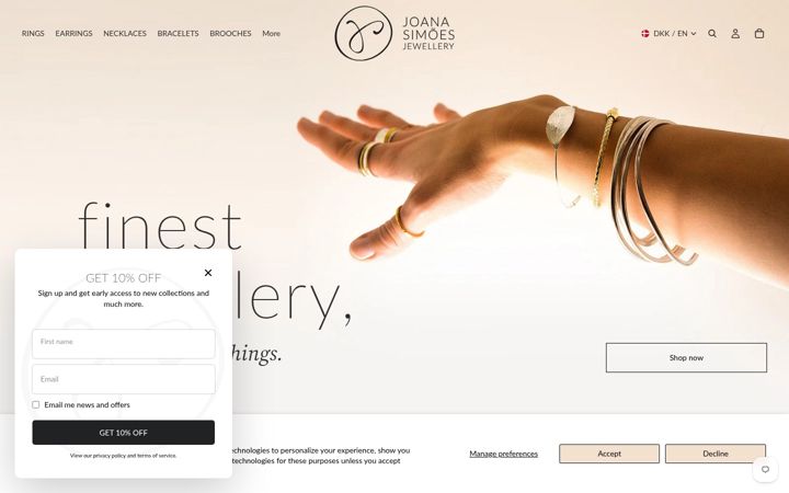 Screenshot of joanasimoes.com