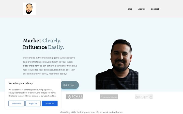 Screenshot of johnnysantiagomedia.com