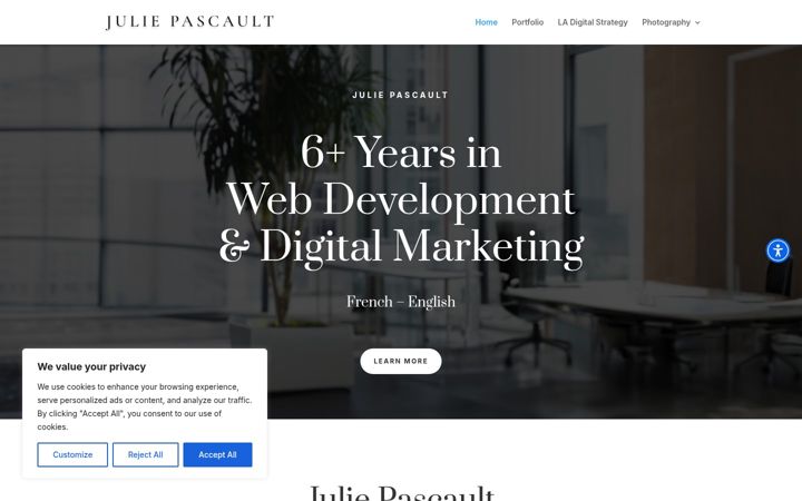 Screenshot of juliepascault.com
