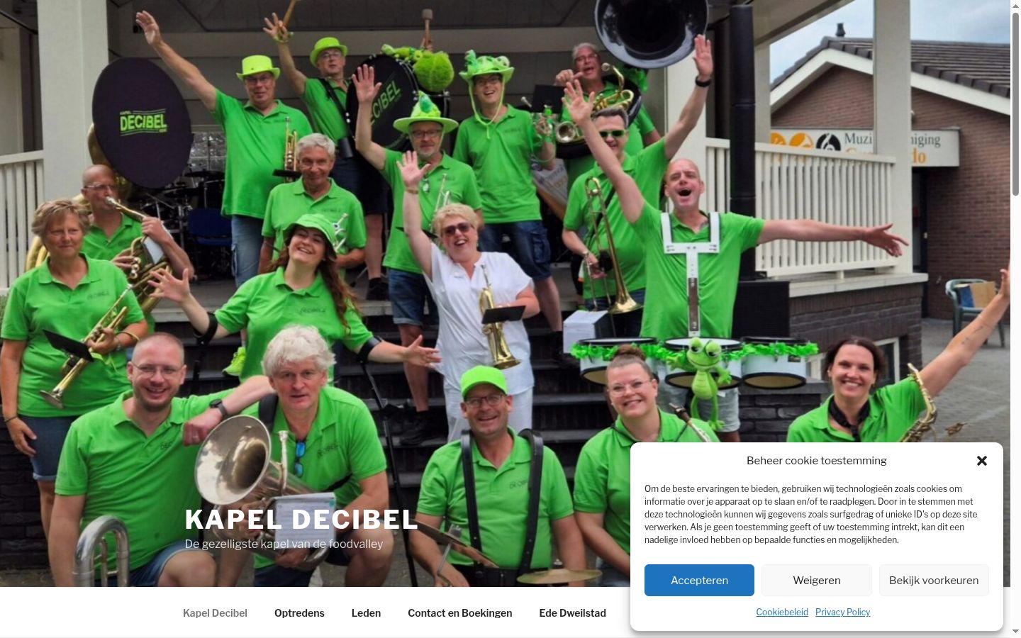 Képernyőkép a bármilyen interakció előtt megjelenő hozzájárulási bannerről