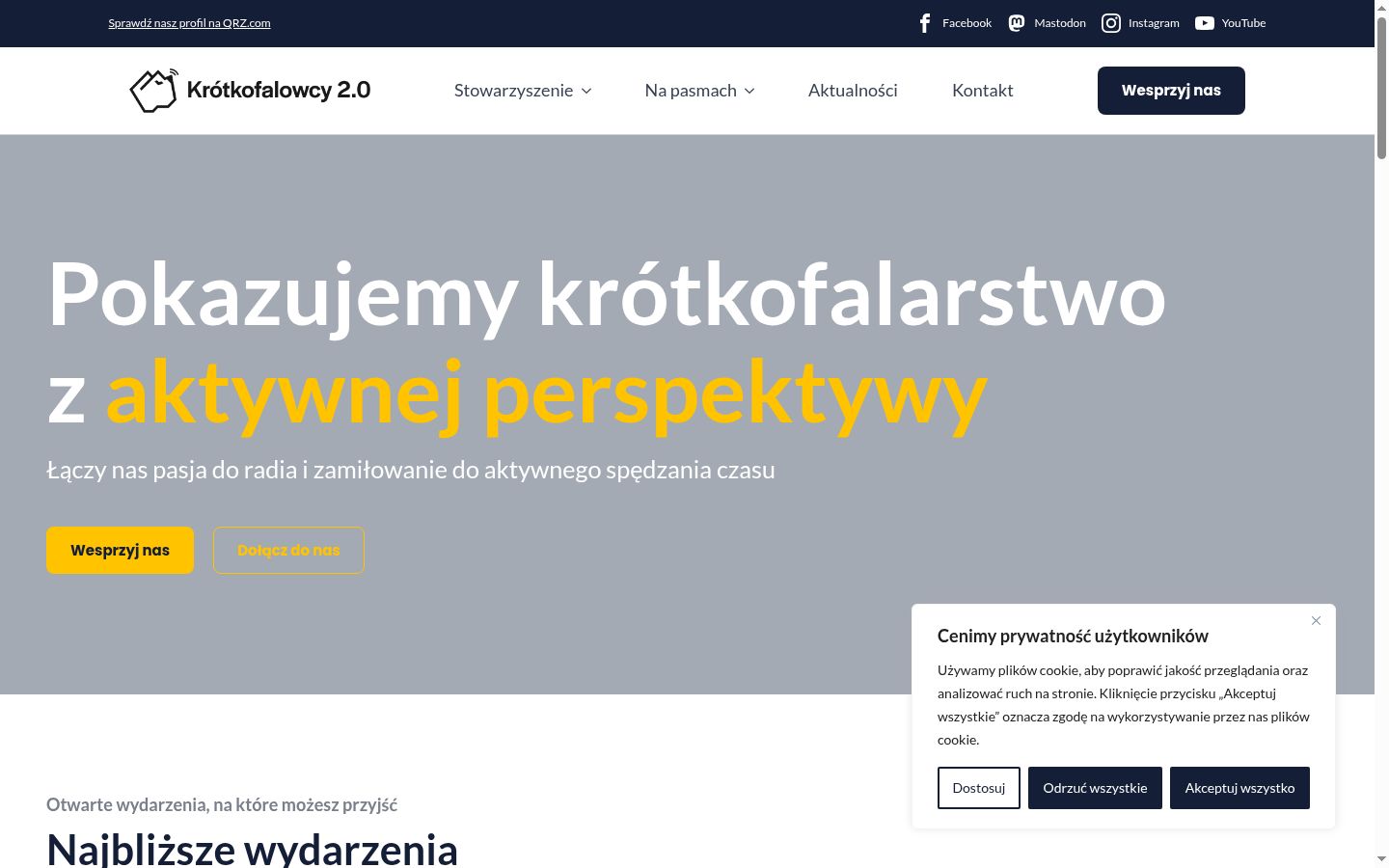 Posnetek zaslona pasice za privolitev, prikazane pred kakršno koli interakcijo