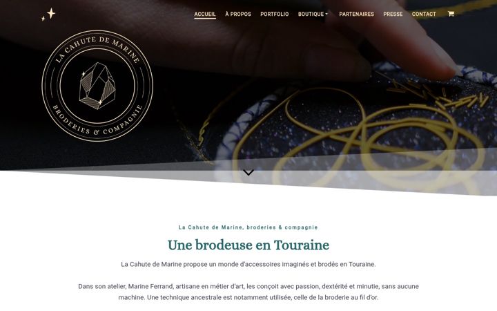 Screenshot of lacahutedemarine.com
