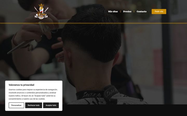 Screenshot of lacoronabarber.com