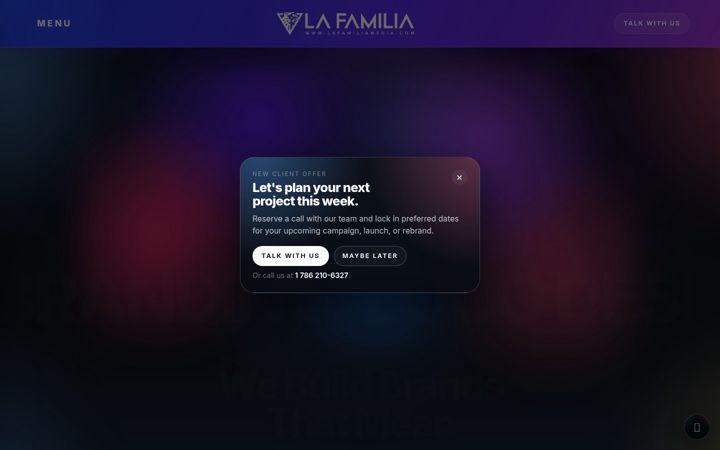 Screenshot of lafamiliamedia.com