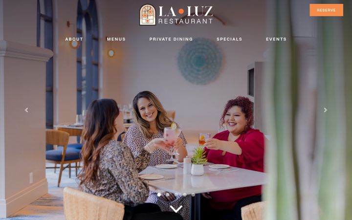 Screenshot of laluztucson.com