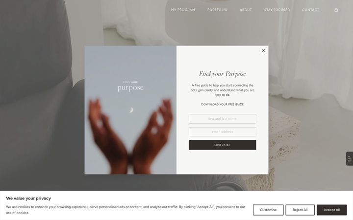 Screenshot of laralujan.com