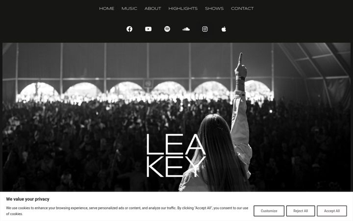 Screenshot of leakeymusic.com