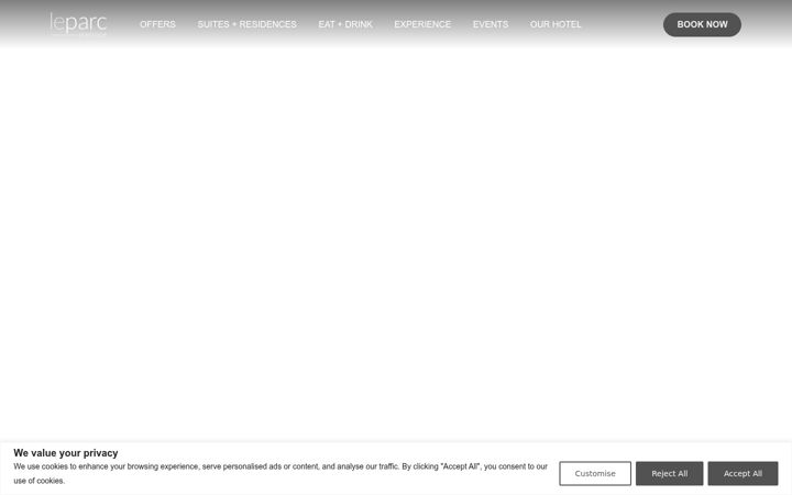 Screenshot of leparcsuites.com