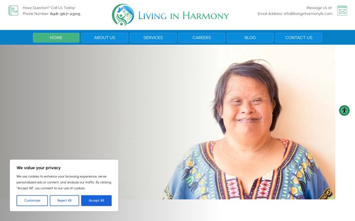 Screenshot of livinginharmonyllc.com