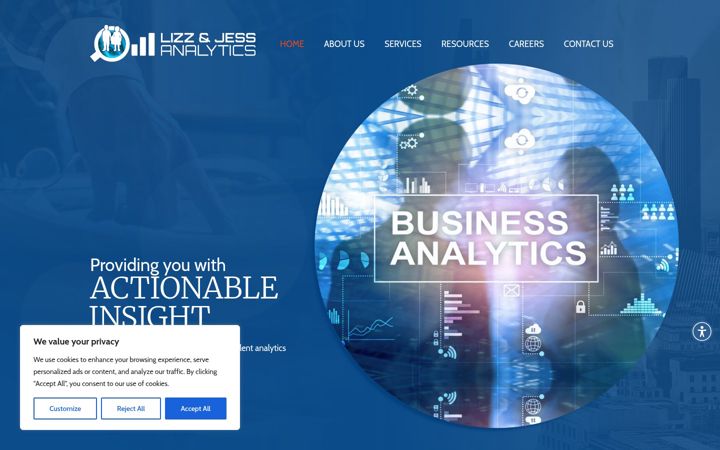 Screenshot of lizzandjess.com