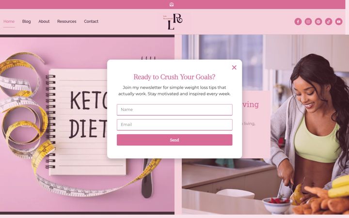Screenshot of lolarecommends.com