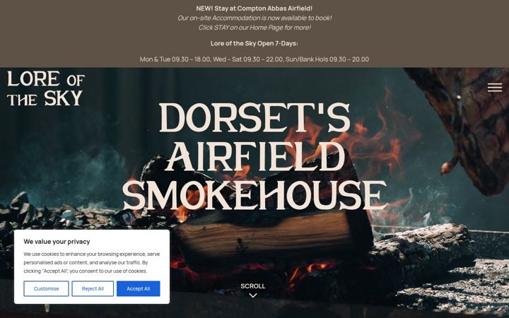Screenshot of loreofthesky.com