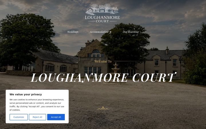 Screenshot of loughanmorecourt.com