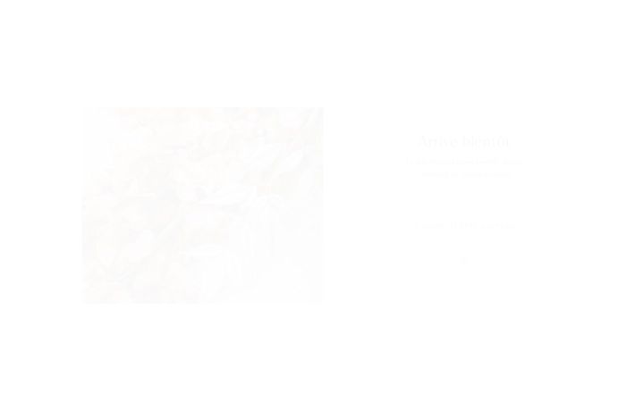 Screenshot of loveisongaia.com