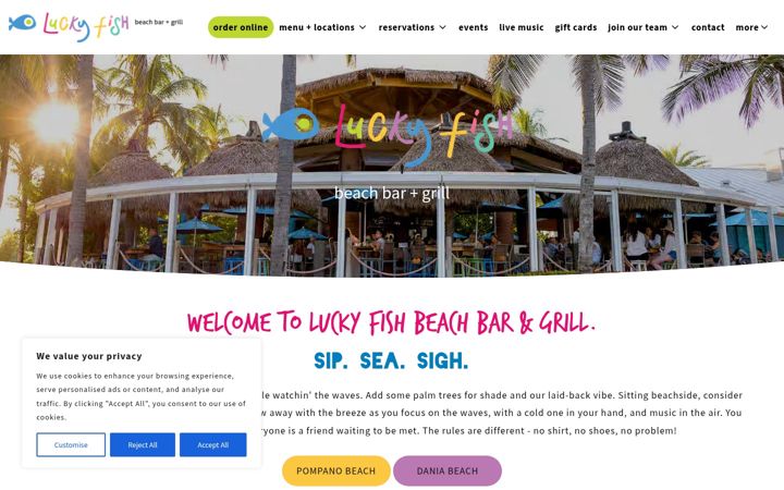 Screenshot of luckyfishbeachbar.com
