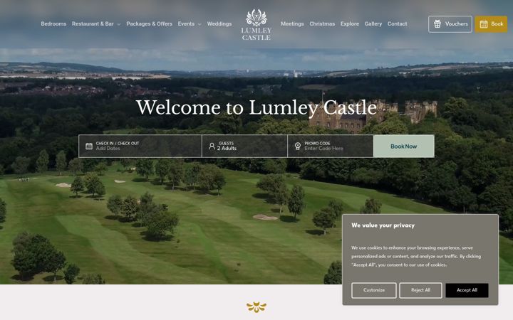 Screenshot of lumleycastle.com