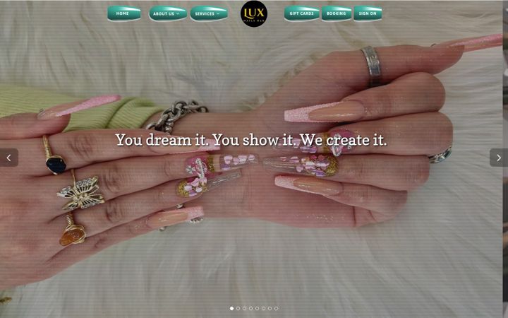 Screenshot of luxnailsbar.com
