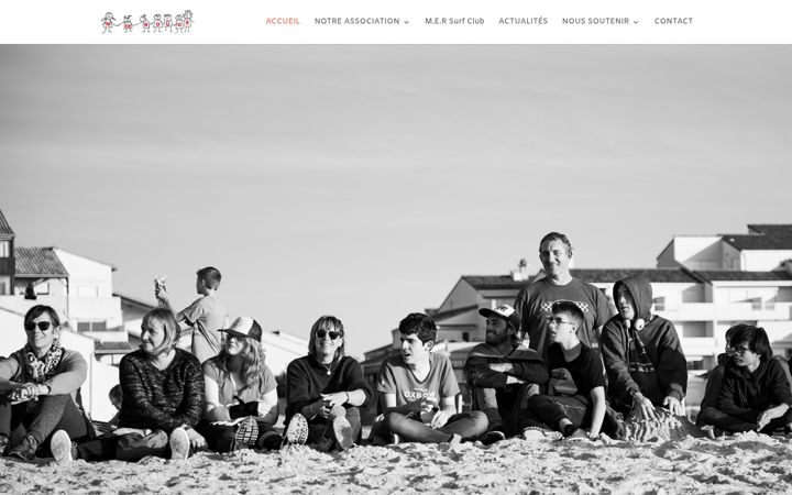 Screenshot of m-en-rouge.com