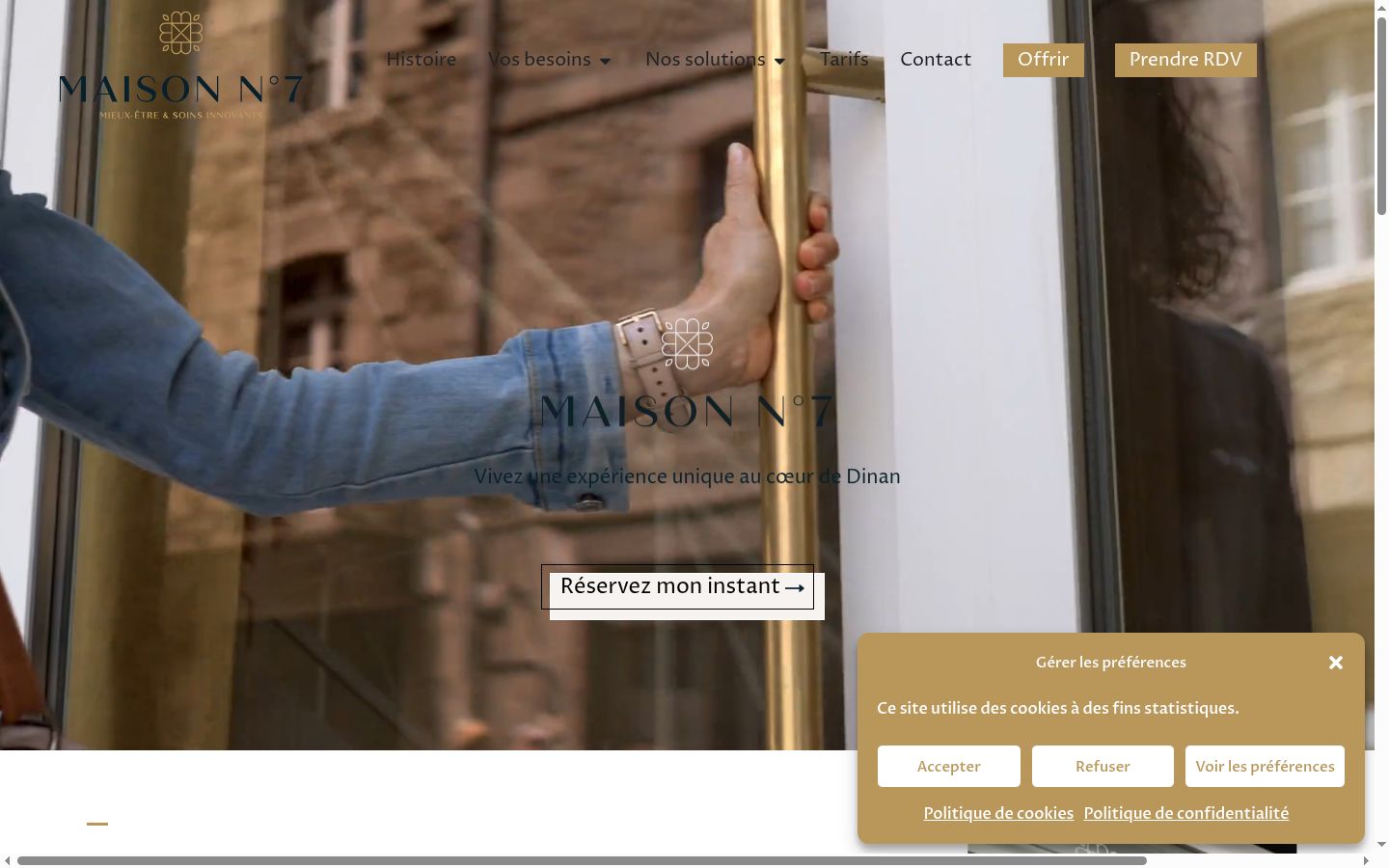 Screenshot of the consent banner shown before any interaction