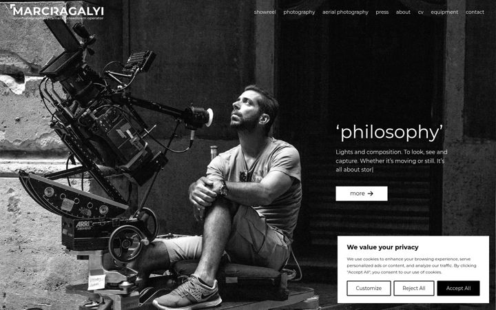 Screenshot of marciragalyi.com