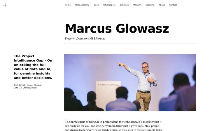 Screenshot of marcusglowasz.com