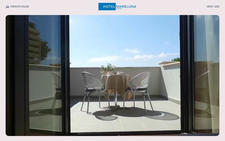 Screenshot of marelunahotel.com
