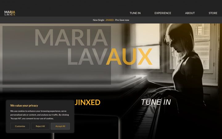 Screenshot of marialavaux.com