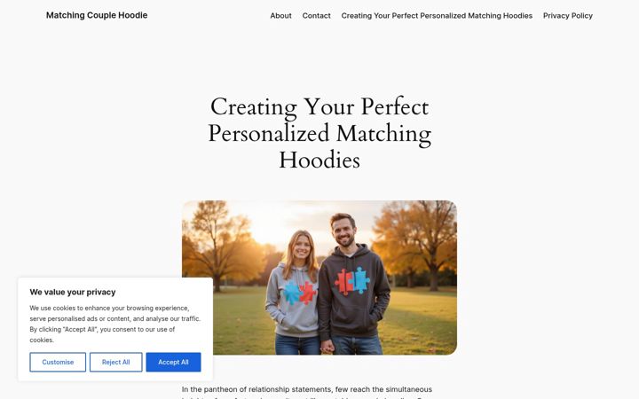 Screenshot of matchingcouplehoodie.com
