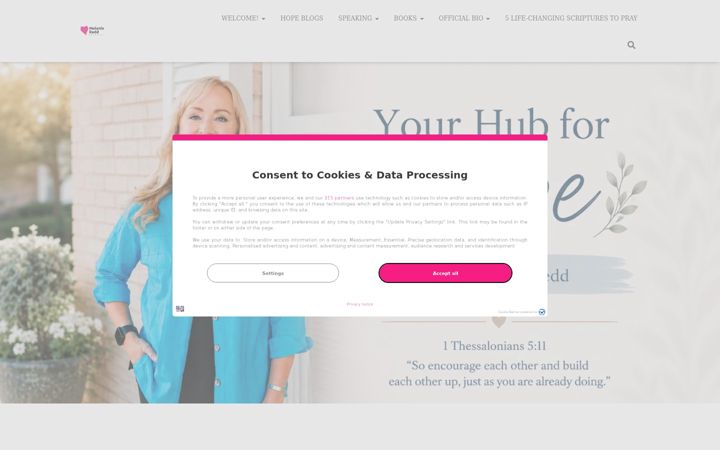 Screenshot of melanieredd.com