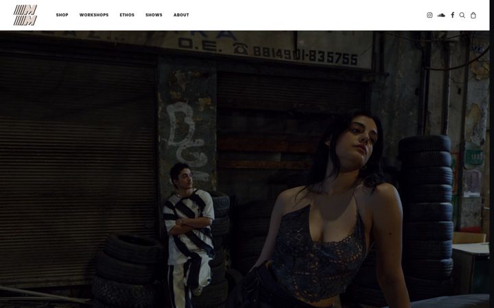 Screenshot of melisaminca.com