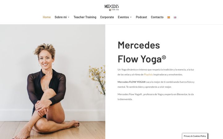 Screenshot of mercedesflowyoga.com