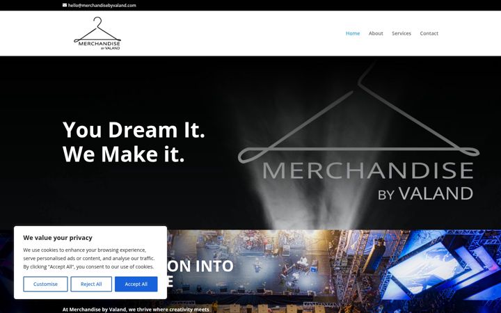 Screenshot of merchandisebyvaland.com