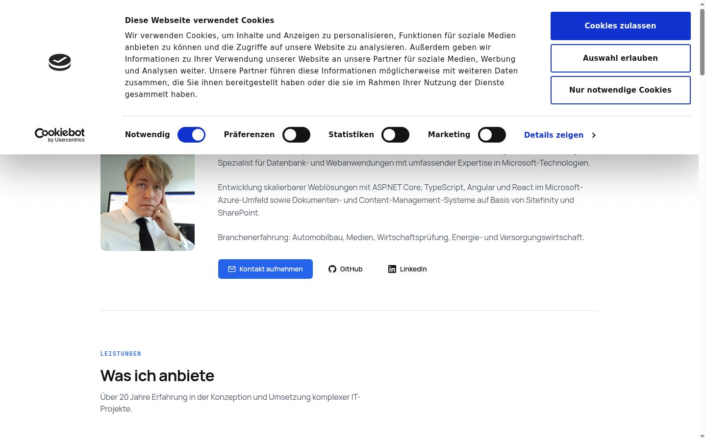 Captură de ecran a bannerului de consimțământ afișat înainte de orice interacțiune