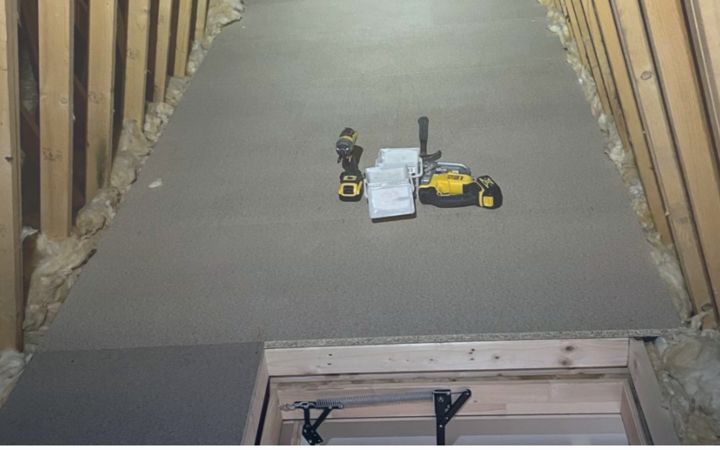 Screenshot of midantrimloftladders.com