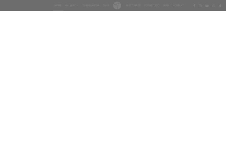 Screenshot of missturnerphotography.com