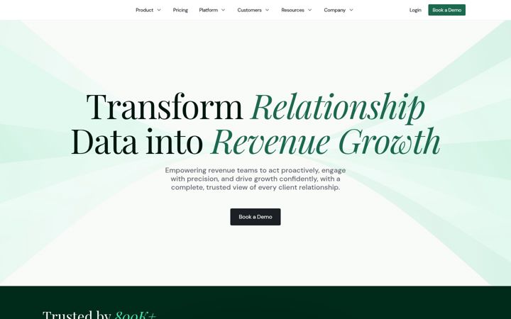 Screenshot stránky revenuegrid.com