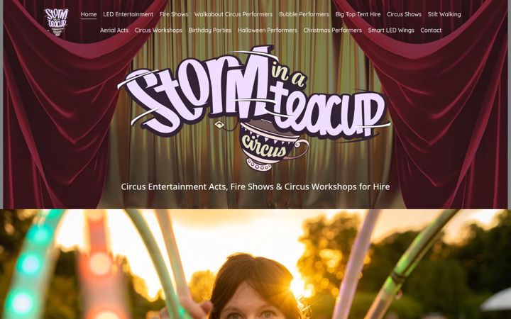Snímek obrazovky storminateacupcircus.com