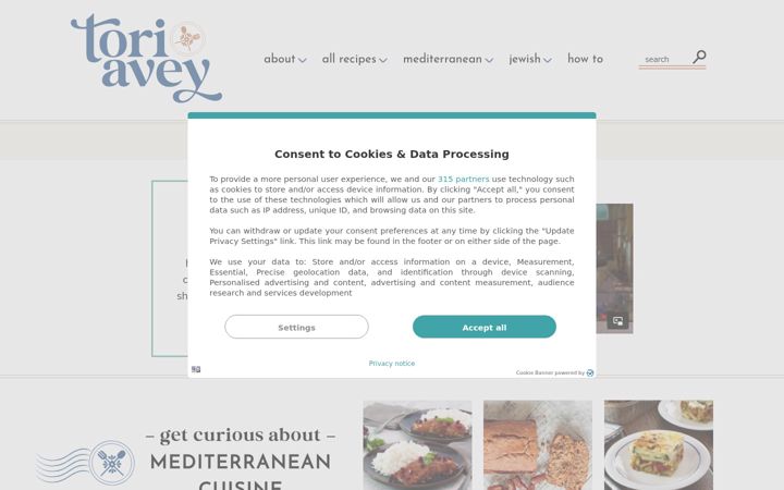 Screenshot of toriavey.com