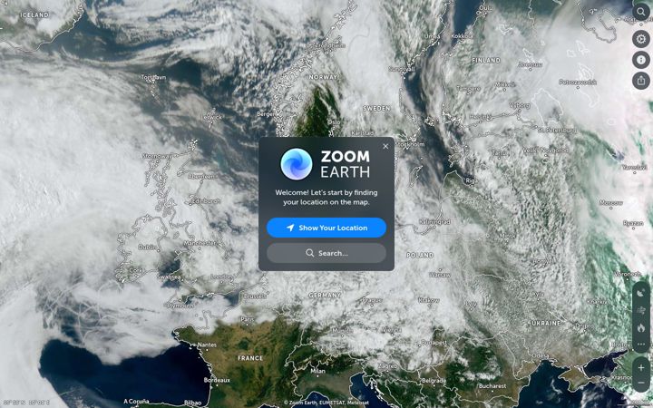 Screenshot of zoom.earth